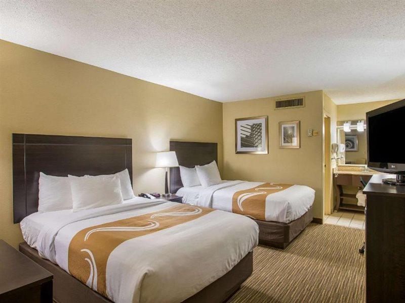 Quality Inn University Lansing Exterior photo