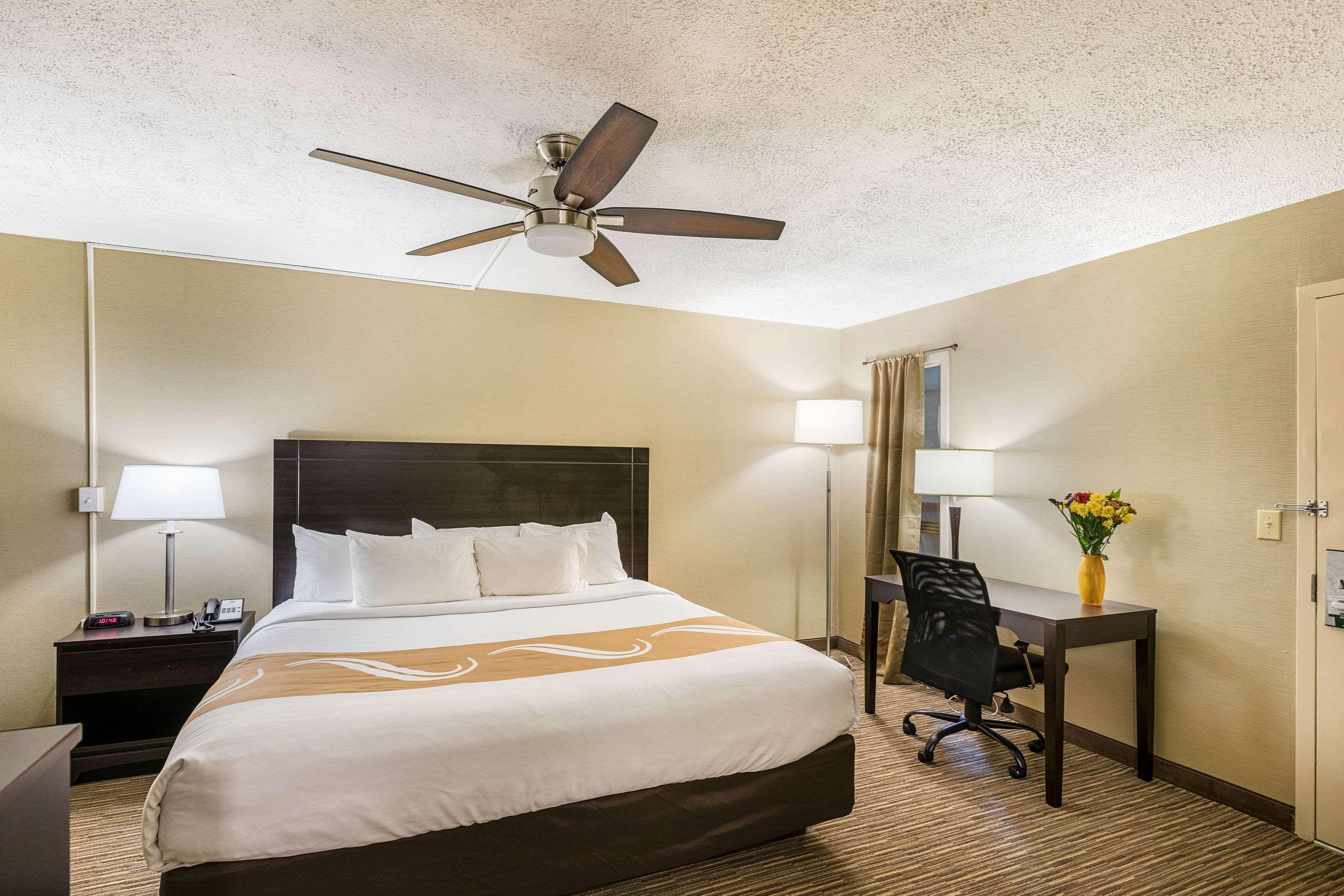 Quality Inn University Lansing Exterior photo