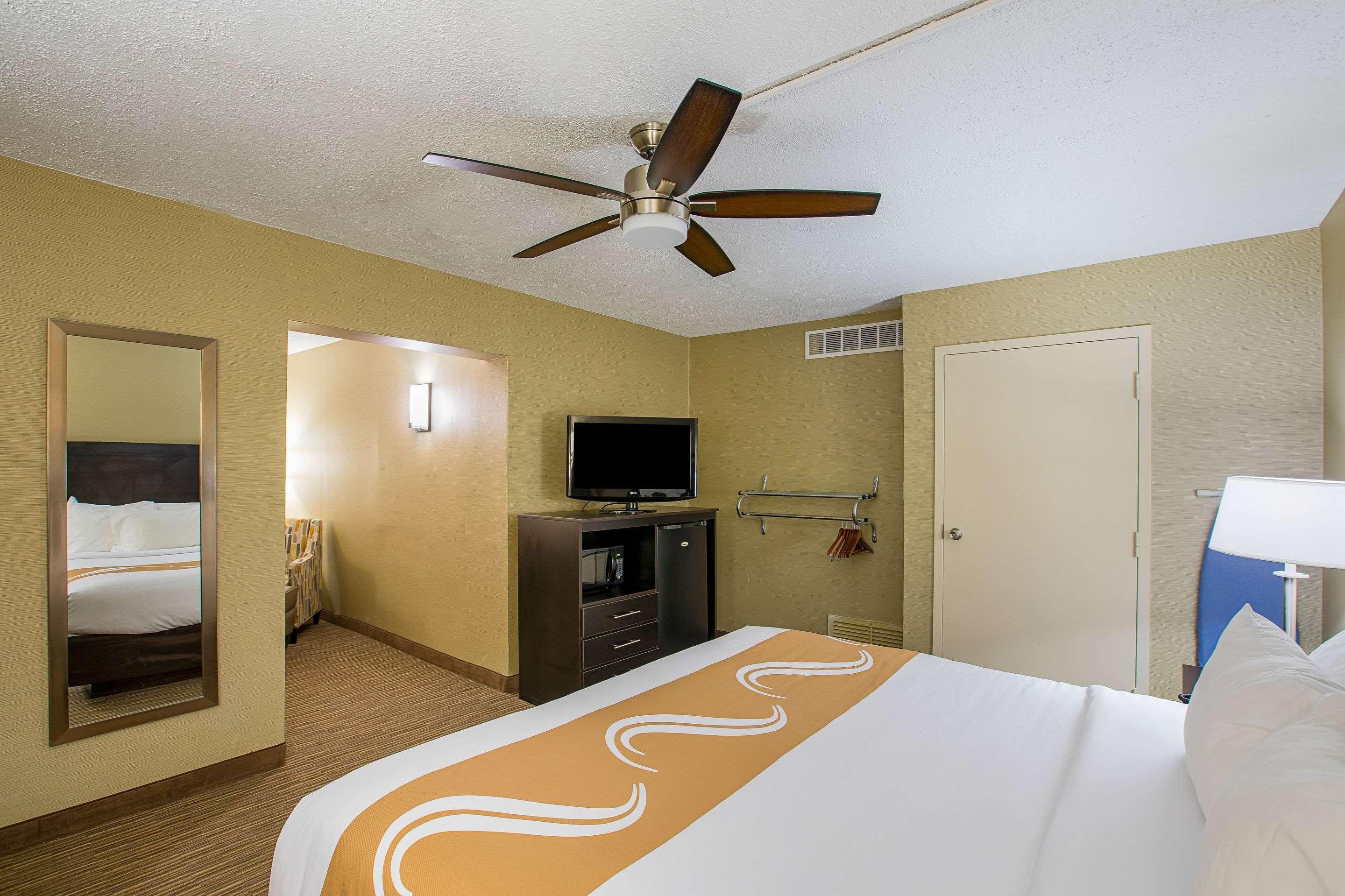 Quality Inn University Lansing Exterior photo
