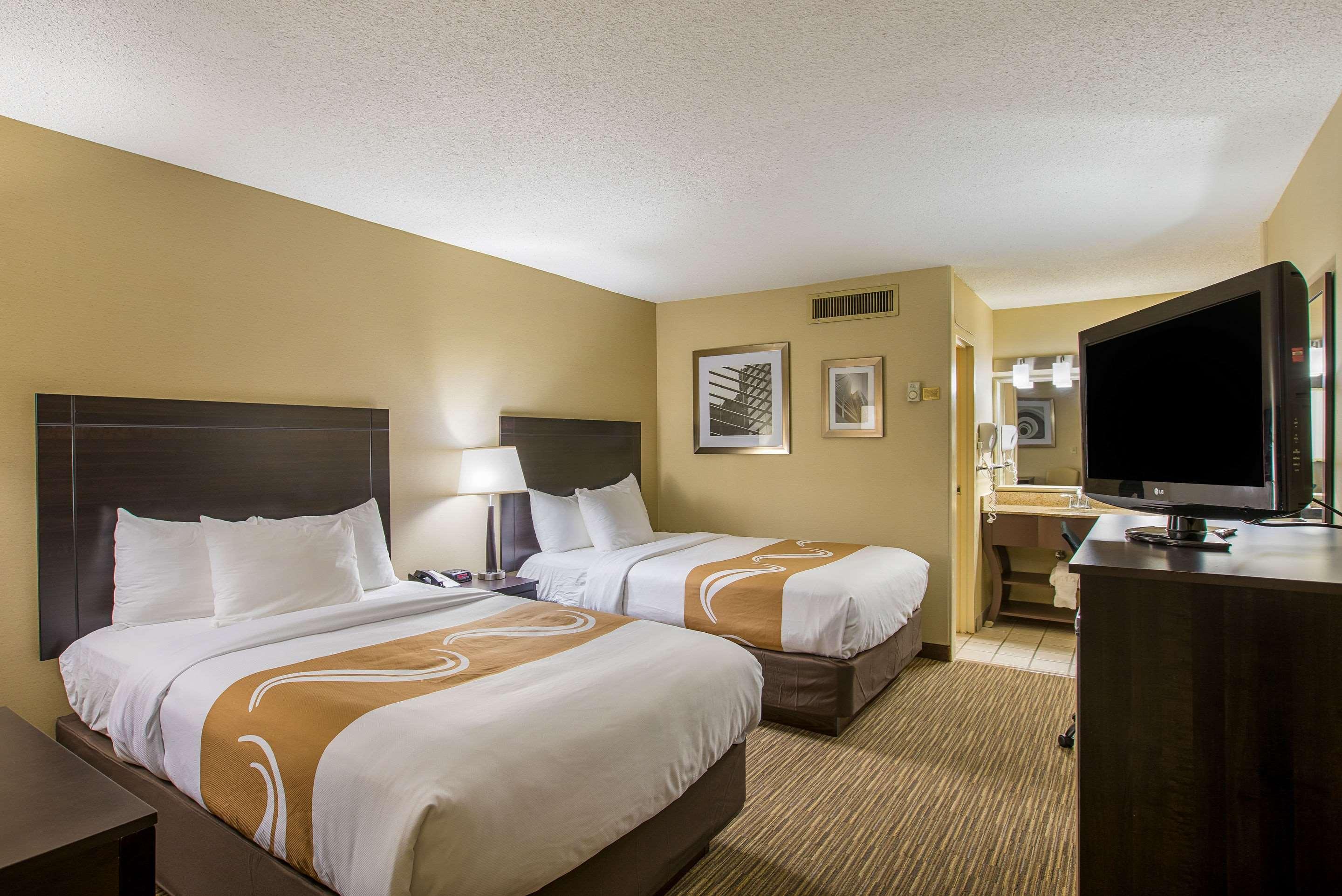 Quality Inn University Lansing Exterior photo