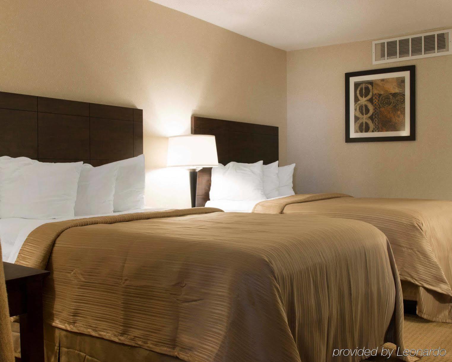 Quality Inn University Lansing Exterior photo