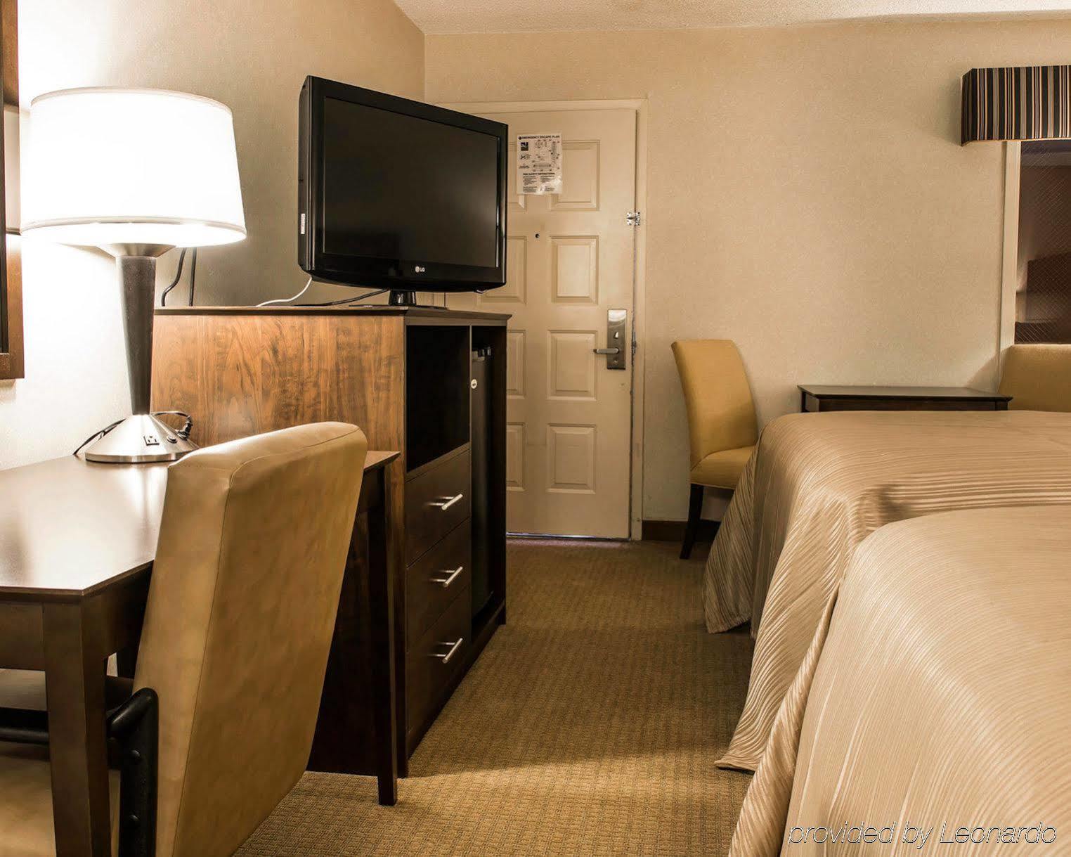 Quality Inn University Lansing Exterior photo